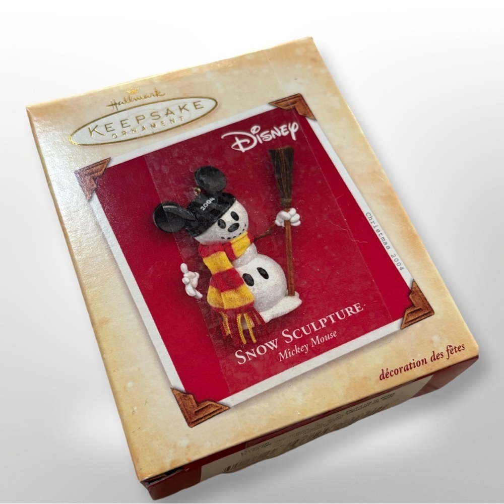 Hallmark Disney 2004 Snow Sculpture Mickey Mouse - Picture 2 of 6